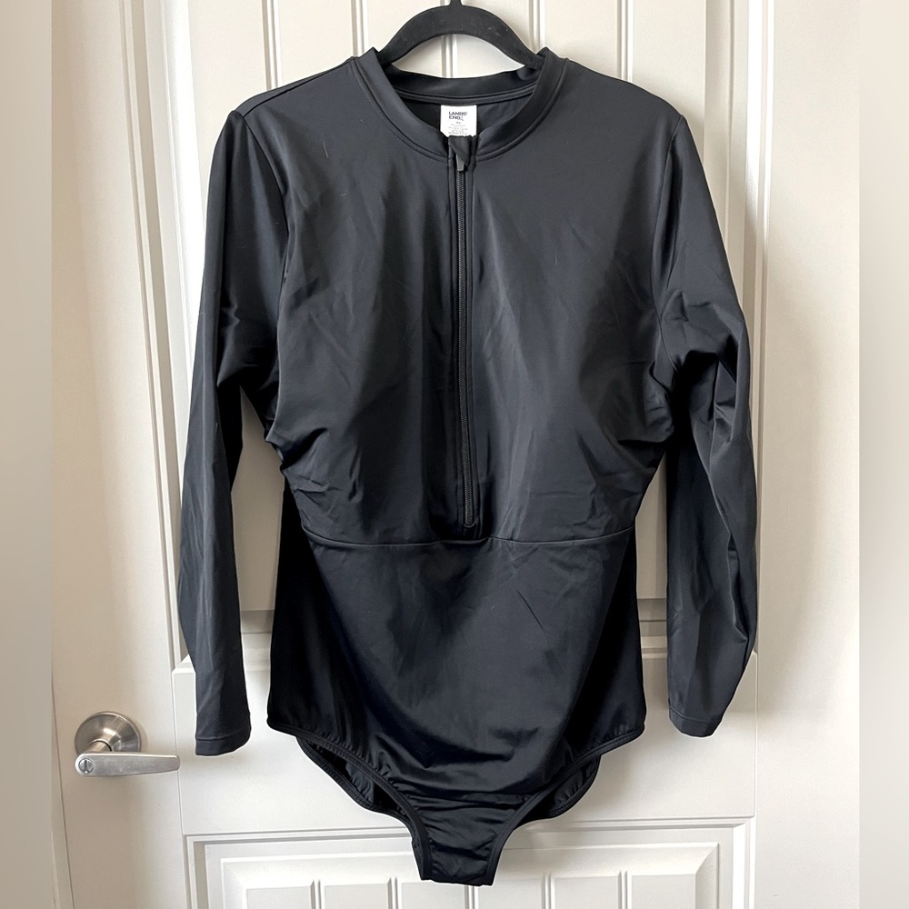 Lands’ End long sleeve zip front tugless sporty one piece swimsuit black unworn